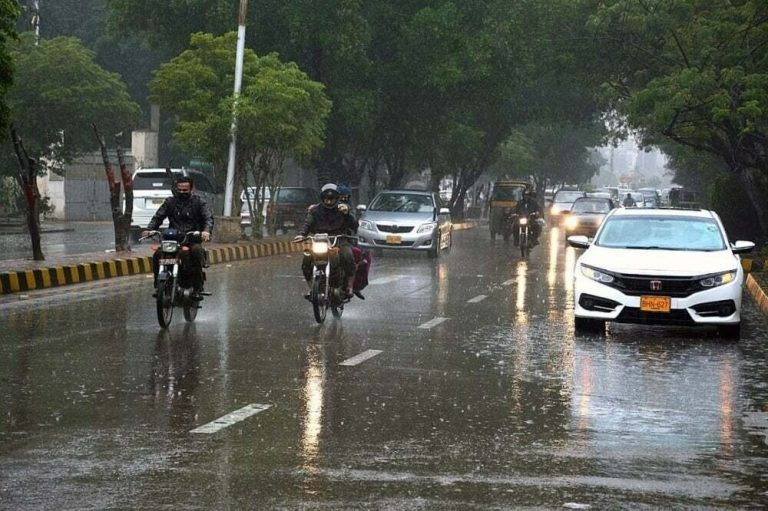Karachi Experiences Rain More Anticipated Across Pakistan in Coming 24 Hours