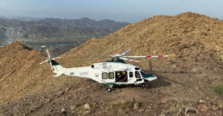 Five Hikers Rescued from Hatta Mountain by Dubai Police and Ambulance Services